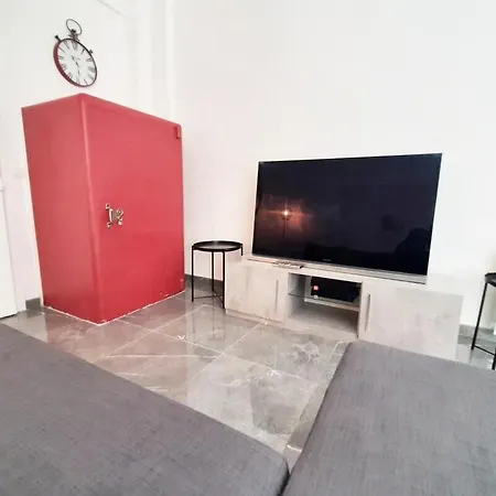 Apartment Sweet In Montmartre